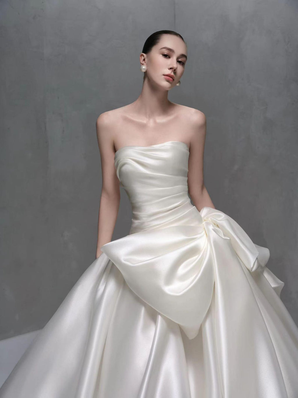 Minimalist High Shine Heavy Satin Bridal Gown, Pleated Waist Big 3D Bow Wedding Dress for Formal Ceremony
