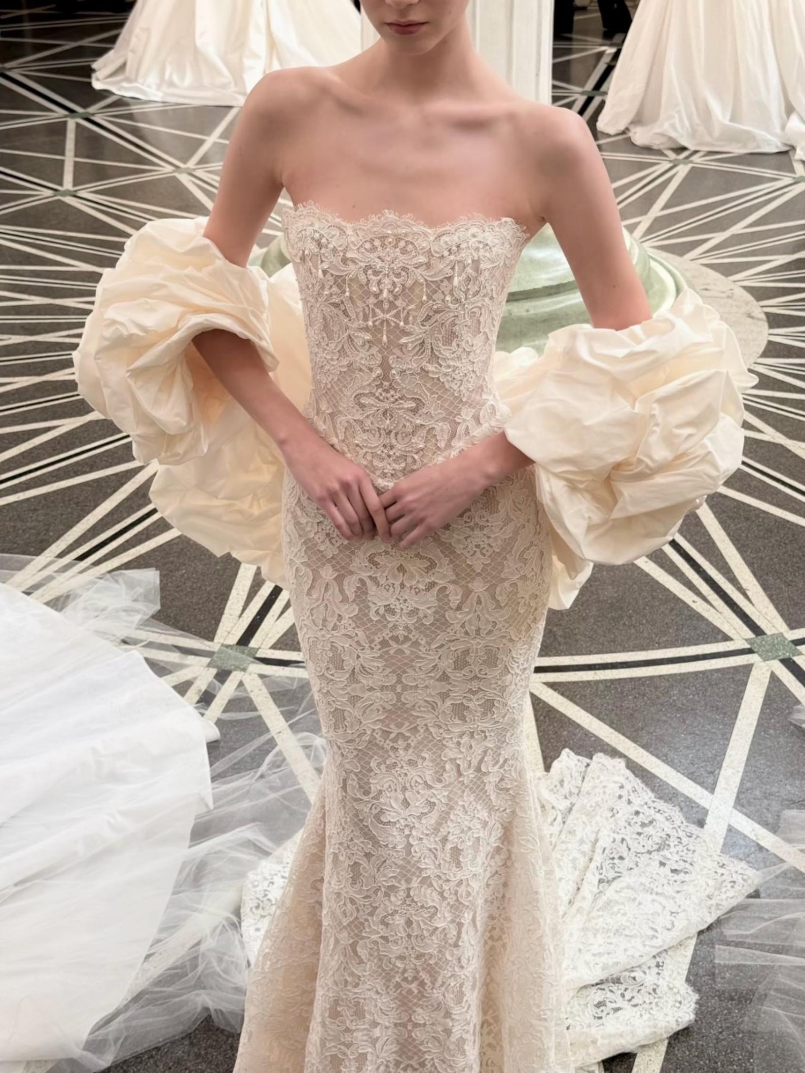 Strapless Lace Mermaid Wedding Dress with Detachable Tulle Sleeves, Elegant Bridal Gown with Cathedral Train for Bride