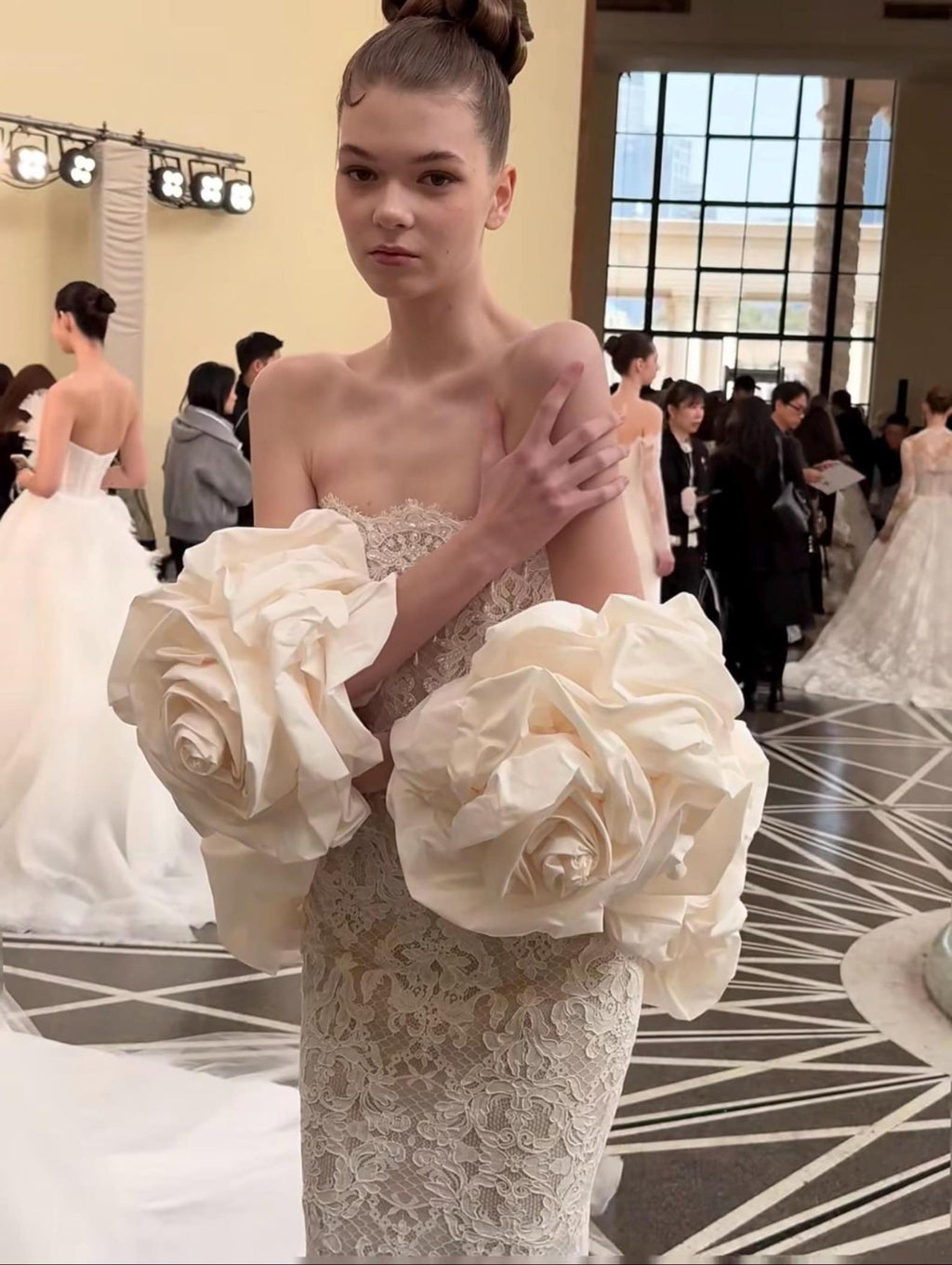 Strapless Lace Mermaid Wedding Dress with Detachable Tulle Sleeves, Elegant Bridal Gown with Cathedral Train for Bride