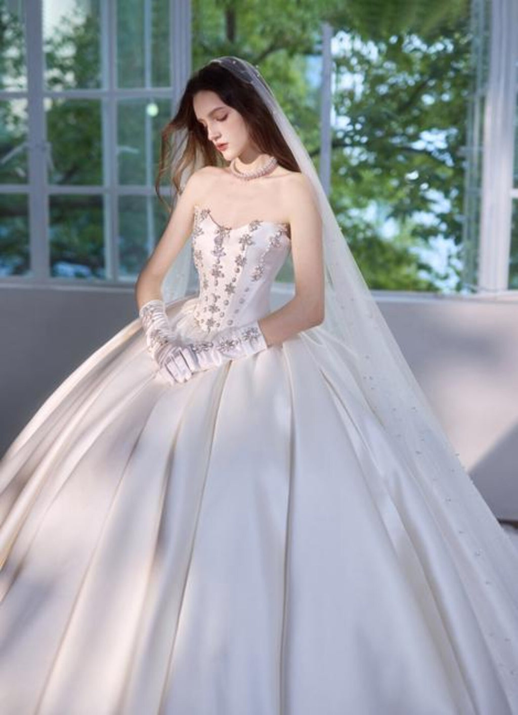 White Strapless Satin Bridal Gown Crystal Pearl Decor Puffy Floor Length Wedding Ball Dress