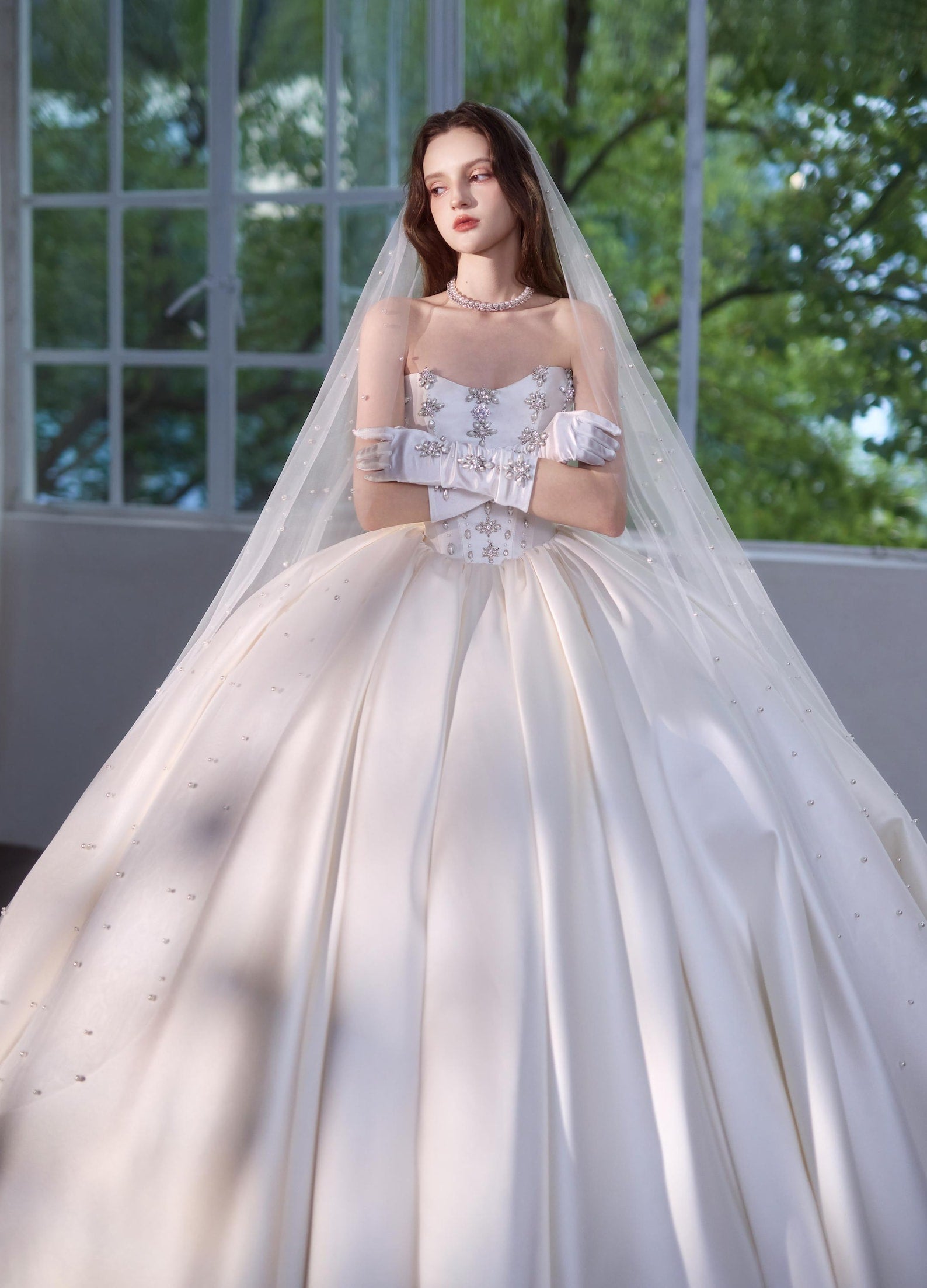 White Strapless Satin Bridal Gown Crystal Pearl Decor Puffy Floor Length Wedding Ball Dress