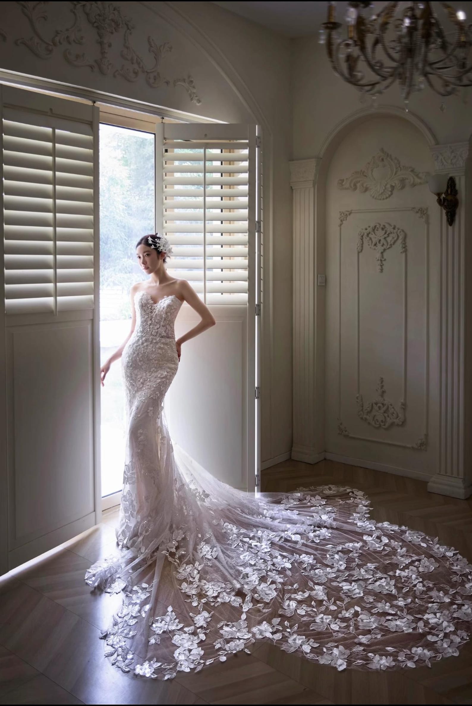 Off Shoulder Deep V Mermaid Wedding Dress Handmade 3D Floral Lace Long Cathedral Train Bridal Gown With Lace Edge Veil