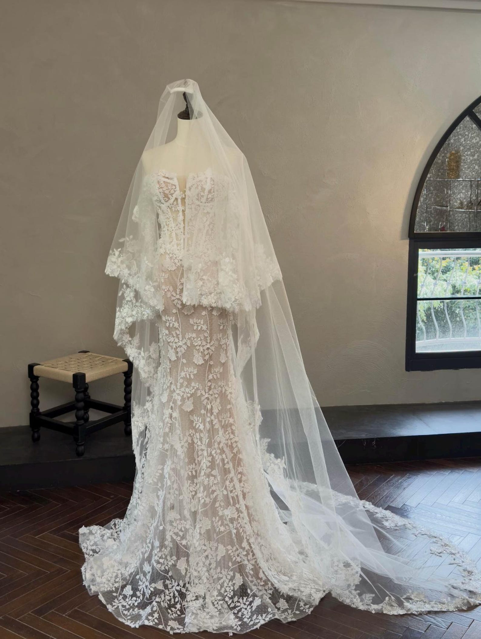 Strapless 3D Floral Lace Mermaid Wedding Dress Sheer Tulle Bridal Gown