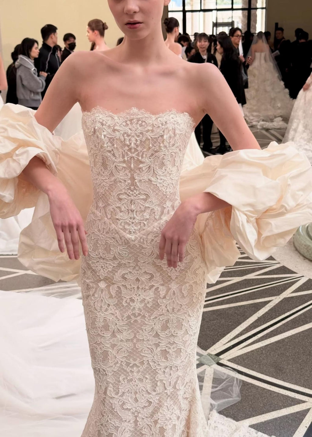 Strapless Lace Mermaid Wedding Dress with Detachable Tulle Sleeves, Elegant Bridal Gown with Cathedral Train for Bride