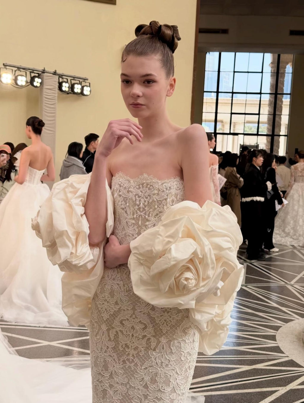 Strapless Lace Mermaid Wedding Dress with Detachable Tulle Sleeves, Elegant Bridal Gown with Cathedral Train for Bride