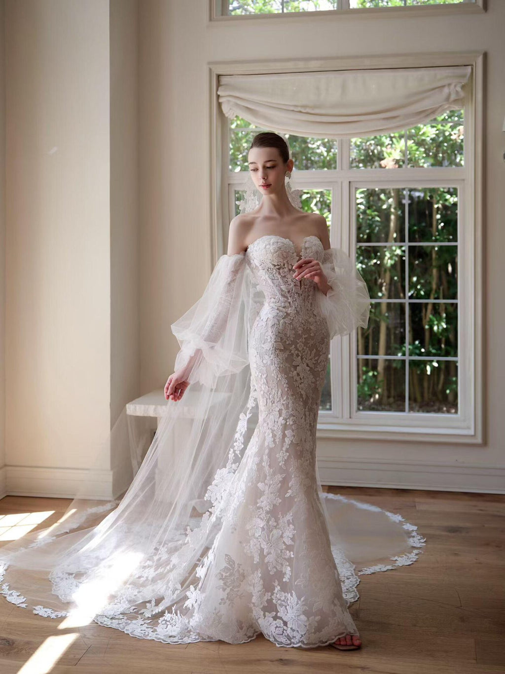 Strapless Lace Mermaid Wedding Dress with Detachable Tulle Sleeves, Elegant Bridal Gown with Cathedral Train for Bride