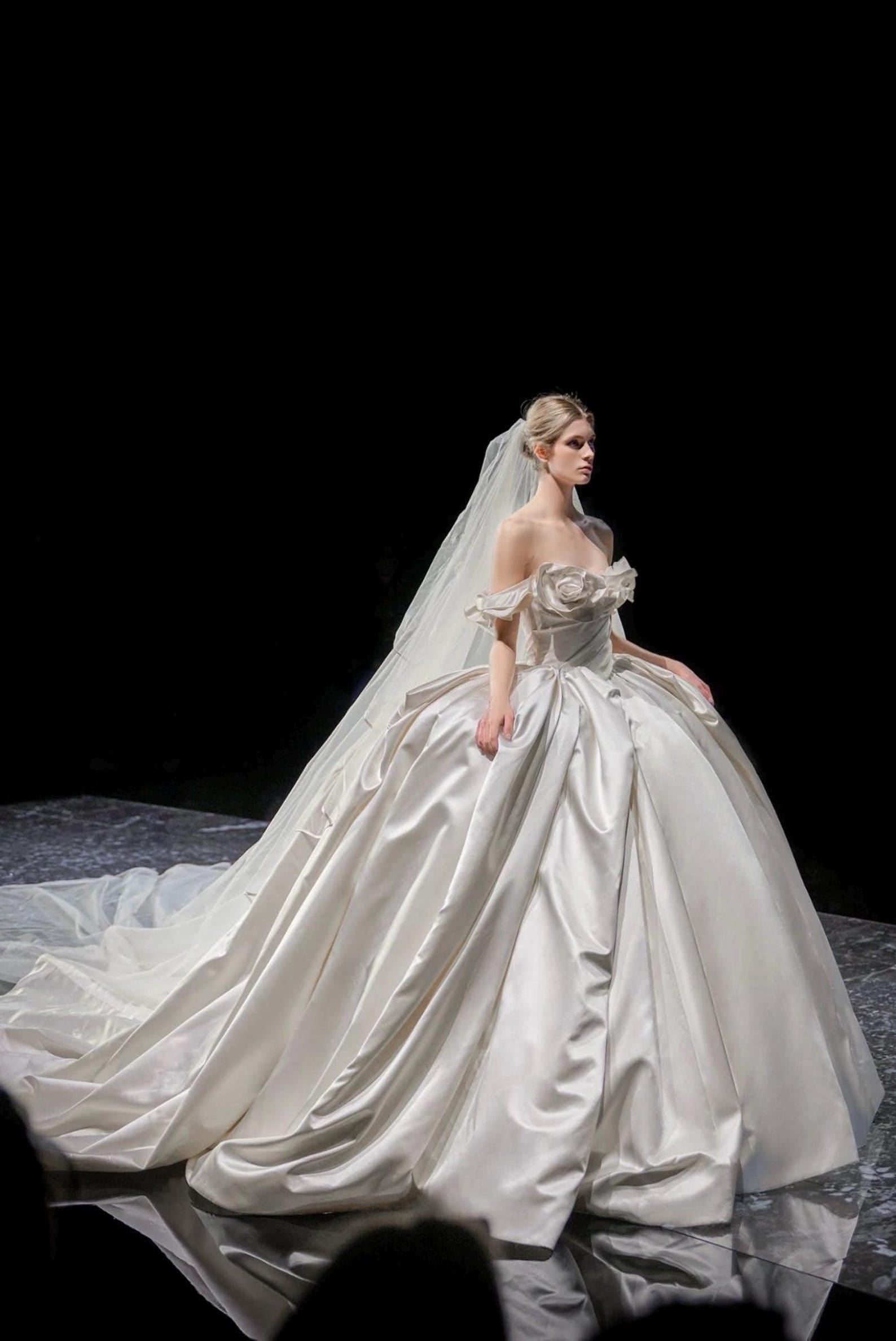 Off Shoulder 3D Rose Satin Ballgown Wedding Dress Luxury Long Train Bridal Gown