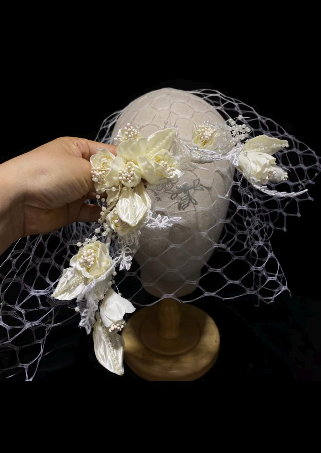 Vintage Ivory Flower Birdcage Veil, Hand Sculpted Satin Floral Fascinator with Pearls, Retro Bridal Blusher Veil for Wedding Photoshoot