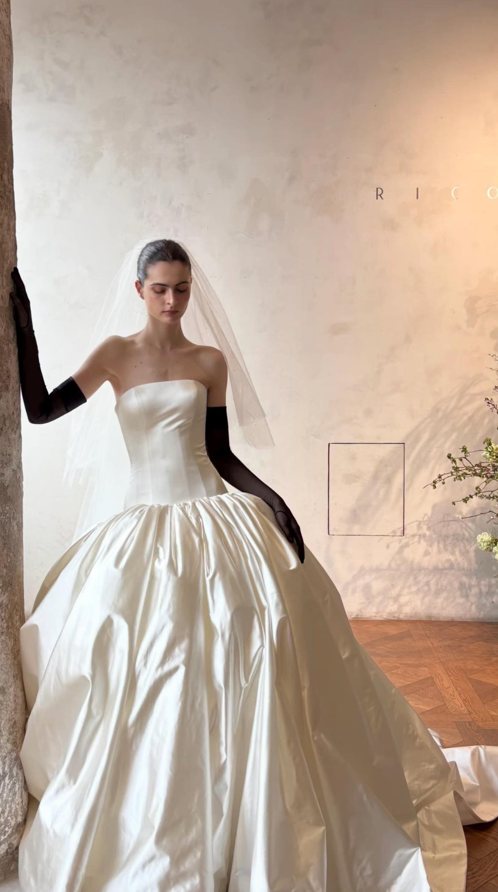 Strapless Ballgown Satin Wedding Dress, Minimalist Low Waist Bridal Gown, Luxury Plain Ivory Wedding Gown With Train, Old Money Bride Dress