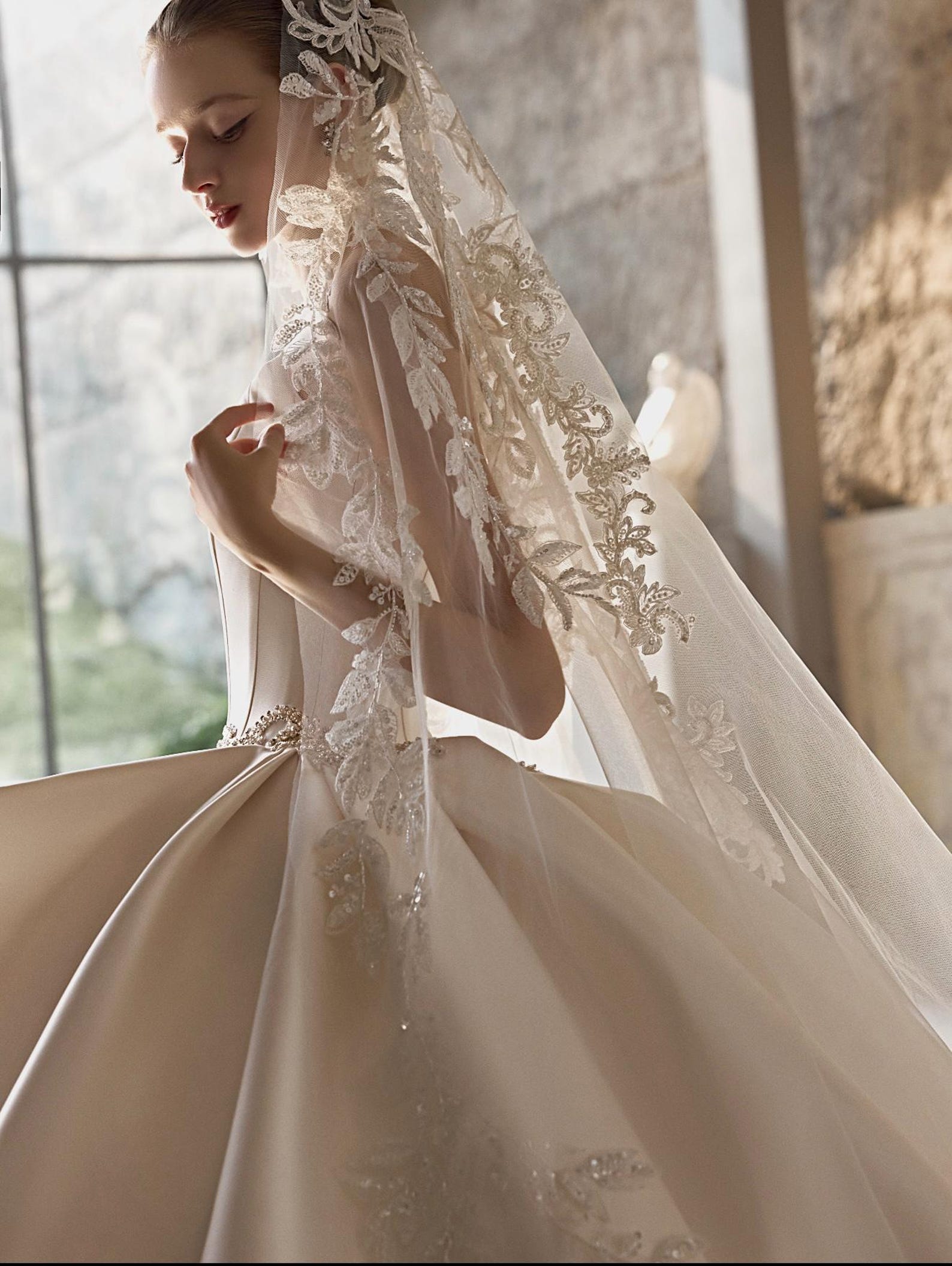 Square Neck Satin Ball Gown Wedding Dress, Crystal Waist Bridal Gown With Lace Veil