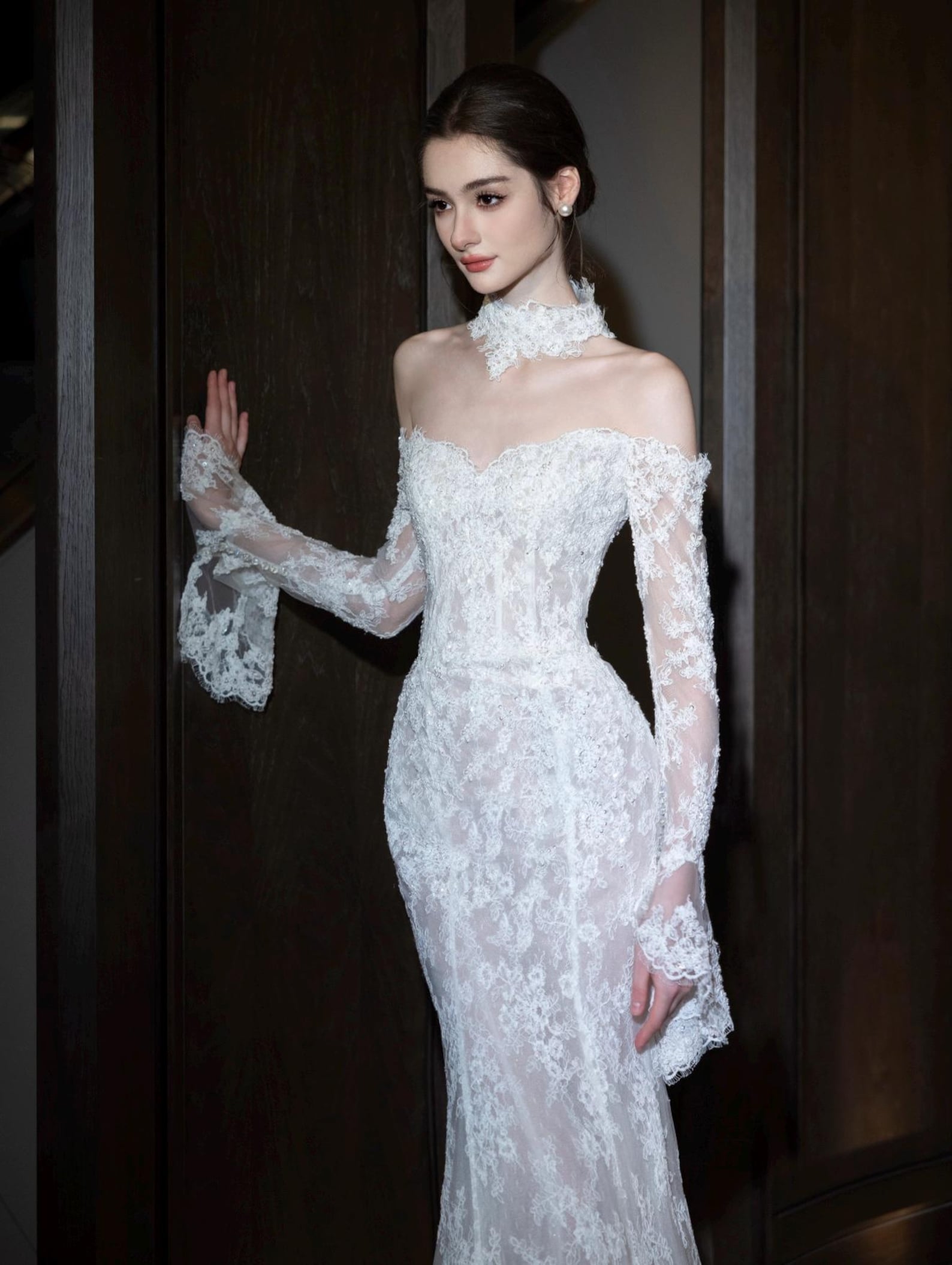 Vintage Lace Mermaid Wedding Gown Off Shoulder Bell Sleeve Bridal Dress With Removable Lace Choker