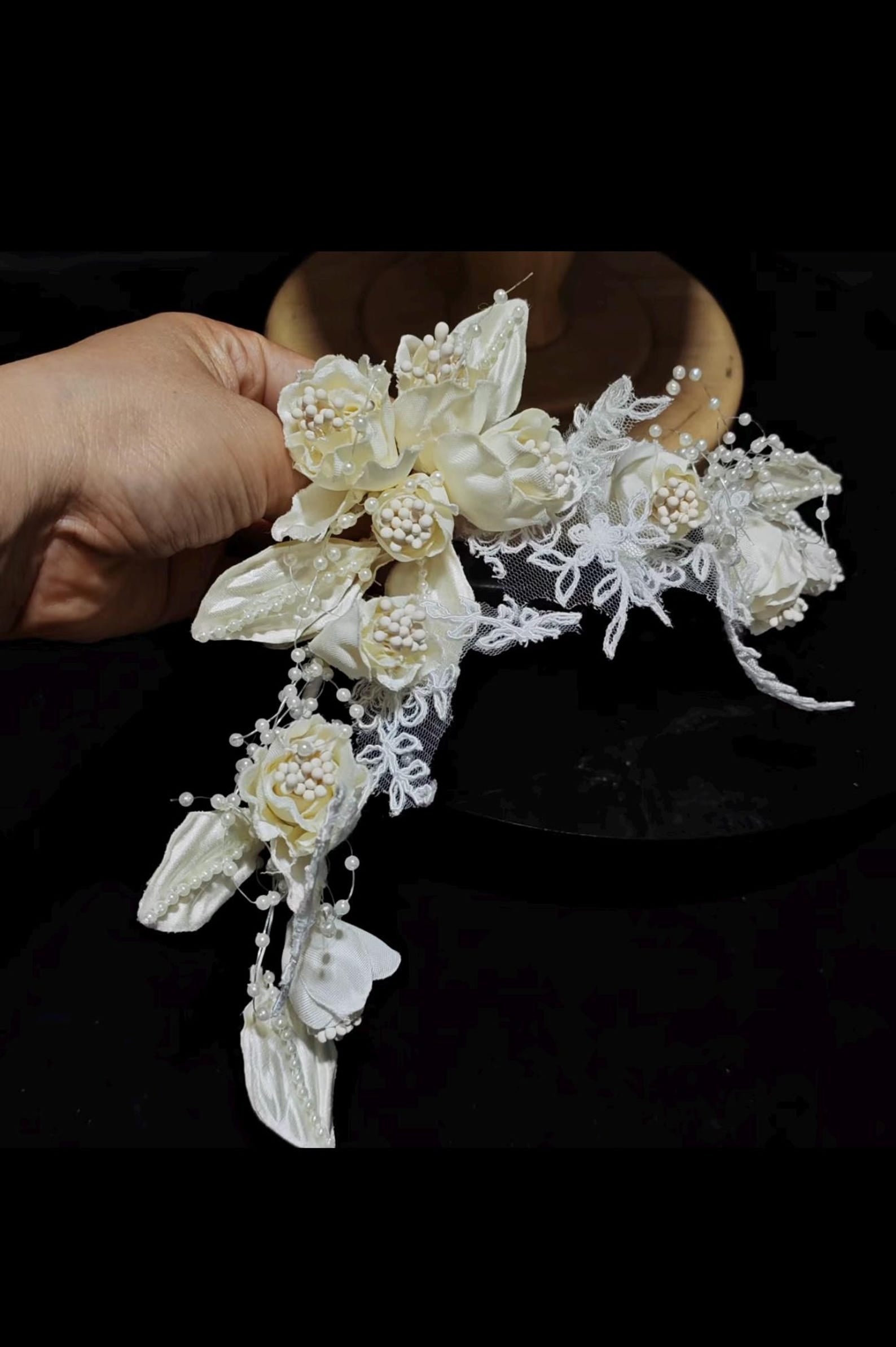Vintage Ivory Flower Birdcage Veil, Hand Sculpted Satin Floral Fascinator with Pearls, Retro Bridal Blusher Veil for Wedding Photoshoot