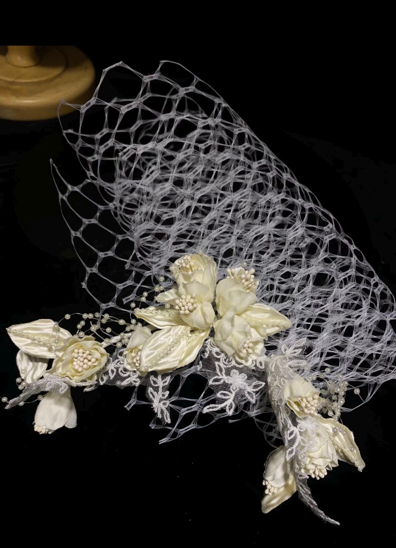 Vintage Ivory Flower Birdcage Veil, Hand Sculpted Satin Floral Fascinator with Pearls, Retro Bridal Blusher Veil for Wedding Photoshoot