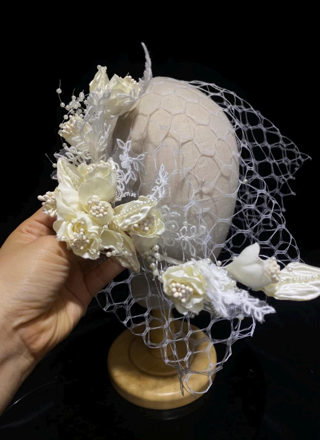 Vintage Ivory Flower Birdcage Veil, Hand Sculpted Satin Floral Fascinator with Pearls, Retro Bridal Blusher Veil for Wedding Photoshoot