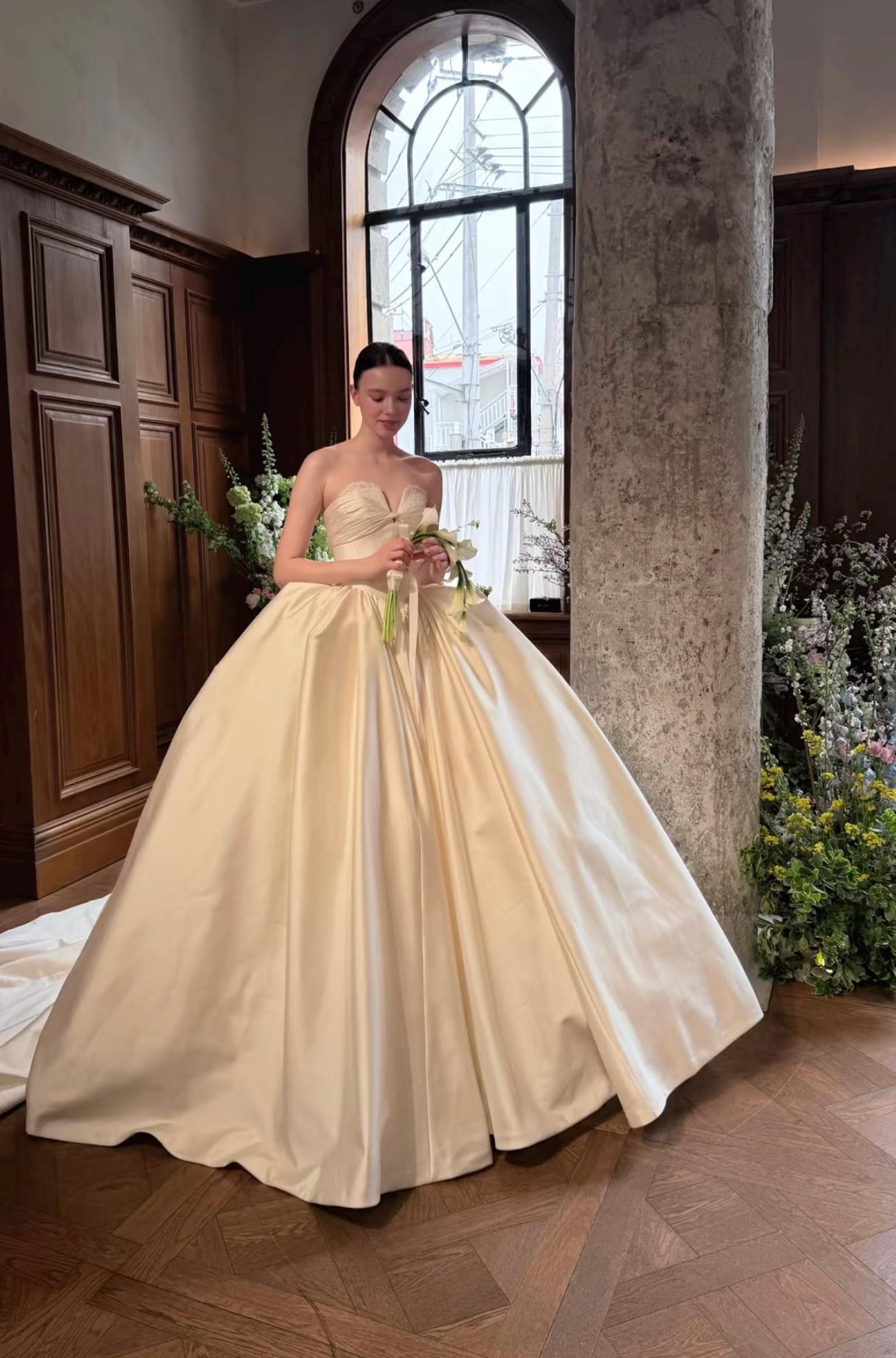 Strapless Sweetheart Ivory Satin Ball Gown Wedding Dress, Structured Boned Corset Bridal Gown With Voluminous Puffy Skirt