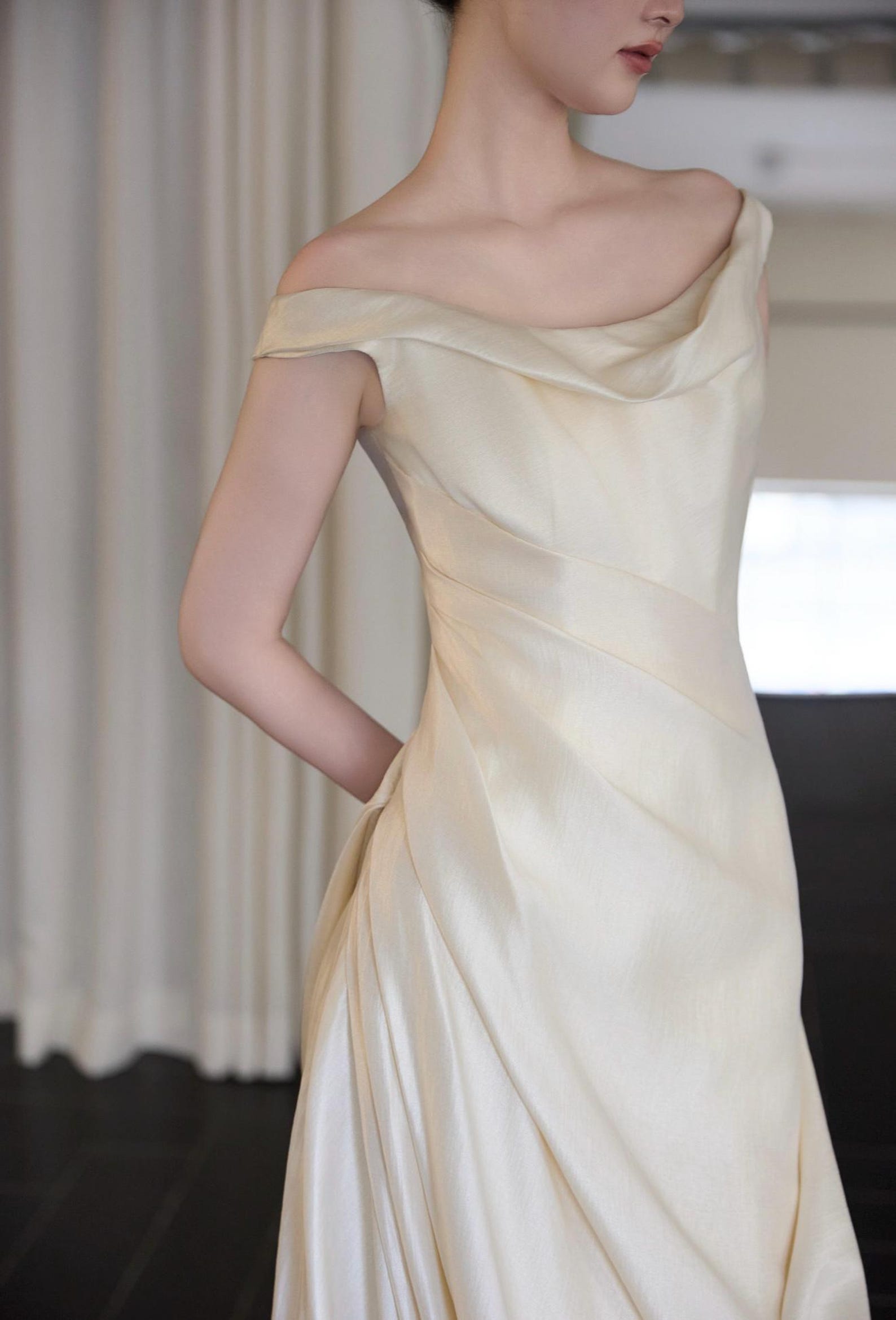 Vintage Ivory Satin Wedding Gown Draped Front Train Bride Dress