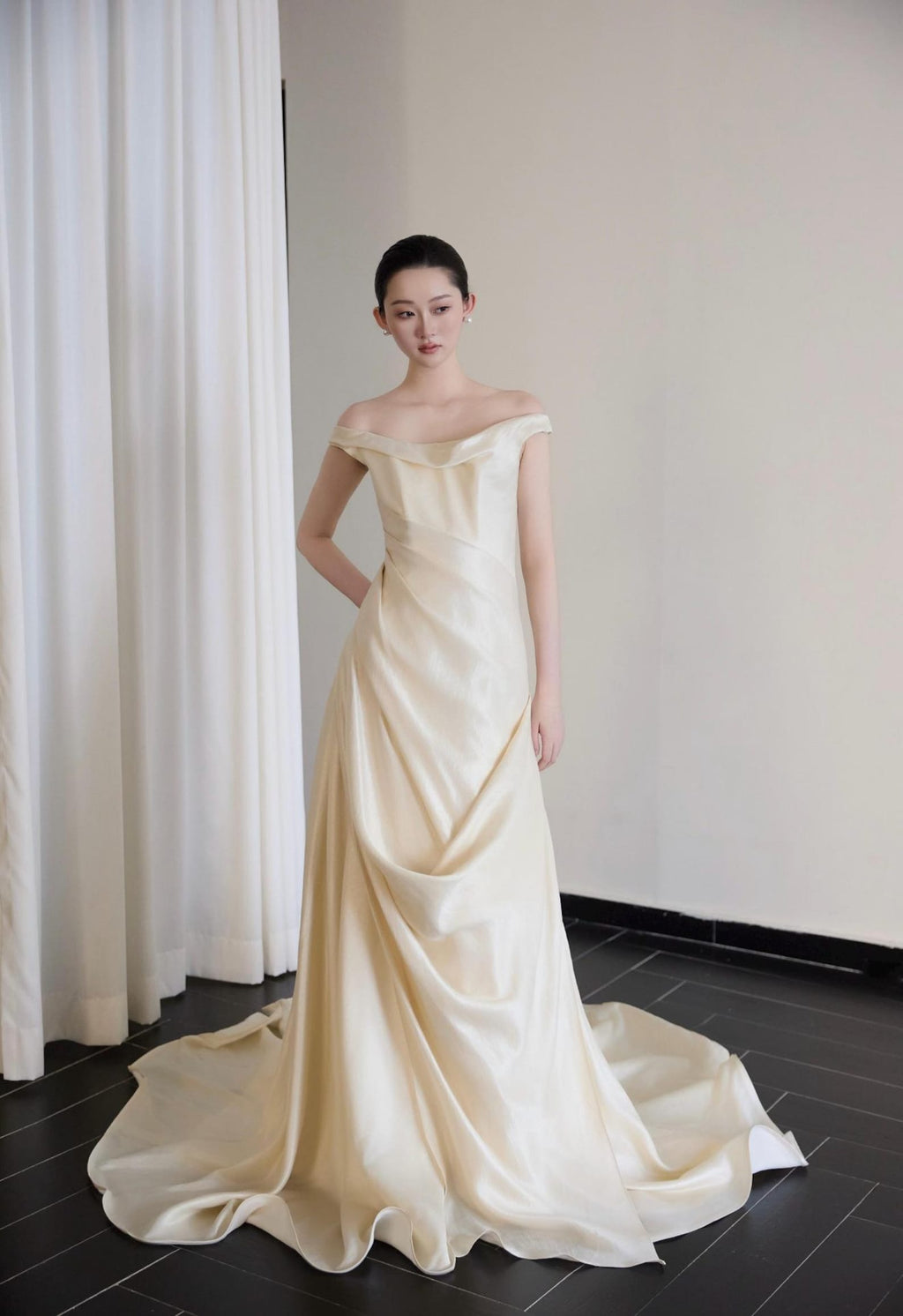 Vintage Ivory Satin Wedding Gown Draped Front Train Bride Dress