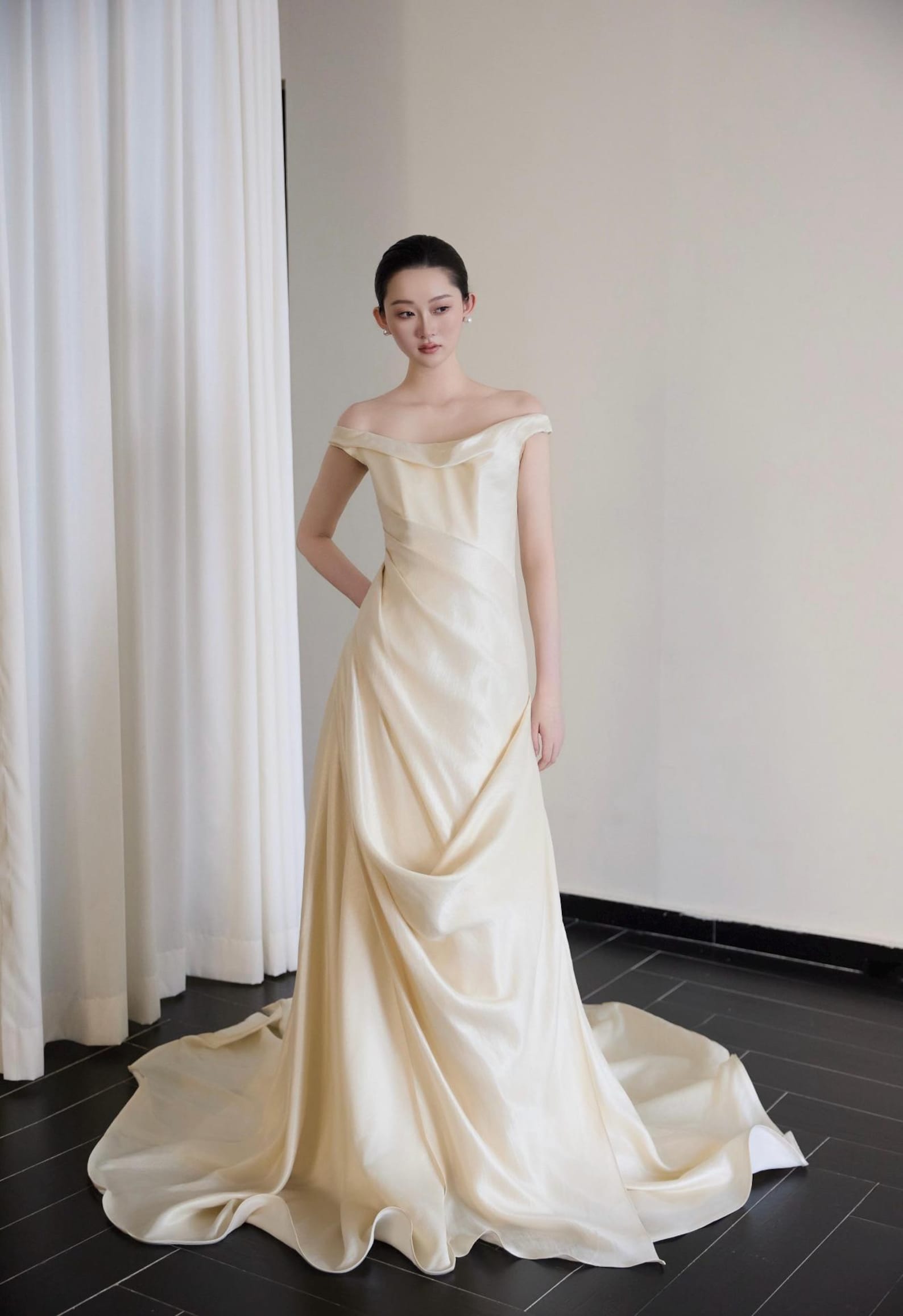 Vintage Ivory Satin Wedding Gown Draped Front Train Bride Dress