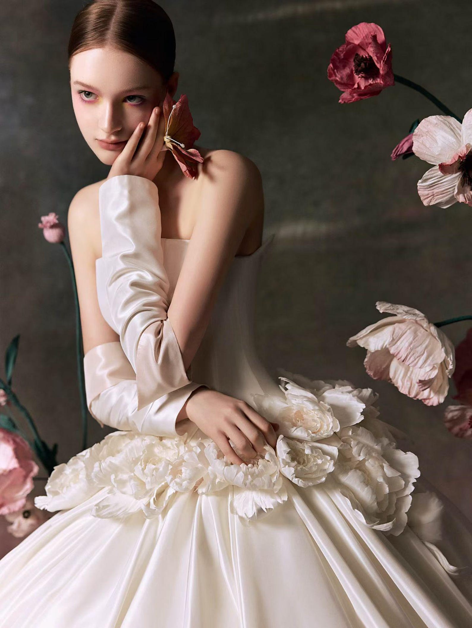 Luxury Glossy Satin Wedding Dress Handmade 3D Flowers Princess Bridal Gown