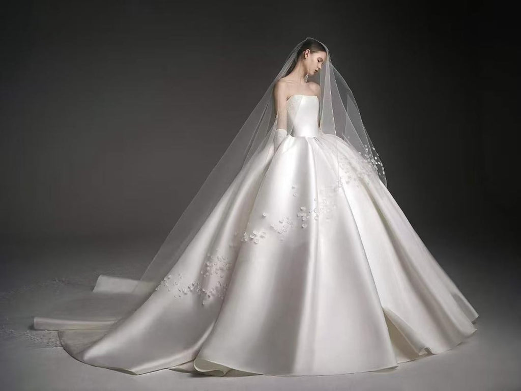 Luxury Heavy Gloss Satin Wedding Dress Simple Strapless Princess Bridal Ballgown With Long Train