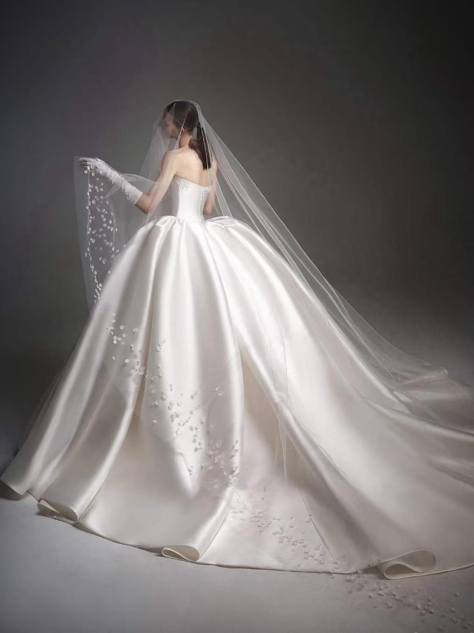 Luxury Heavy Gloss Satin Wedding Dress Simple Strapless Princess Bridal Ballgown With Long Train