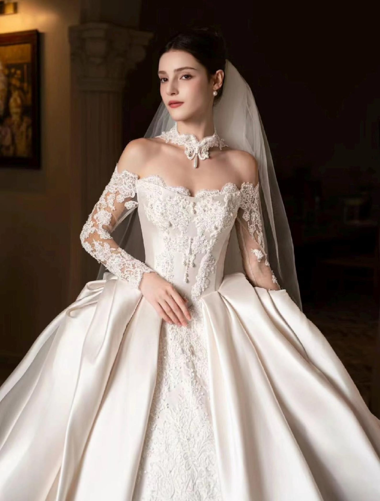 Royal Castle Style Bridal Ballgown, High Neck Lace Choker Long Sleeve Wedding Dress, Heavy Embroidery Satin Wedding Gown for Bride