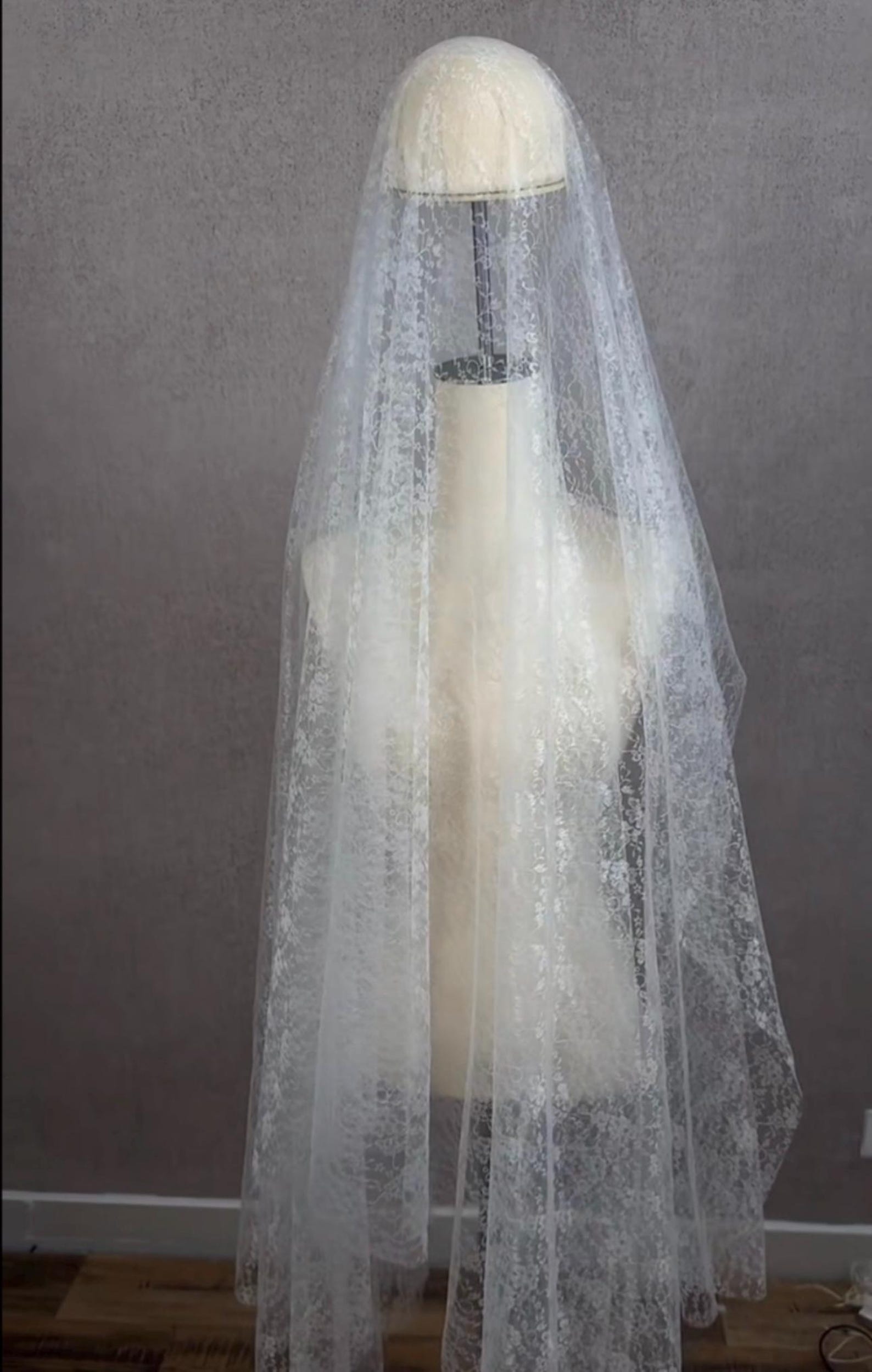 Vintage Floral Lace Bridal Veil, Full Coverage Blusher Wedding Veil, Romantic Sheer Lace Tulle Veil
