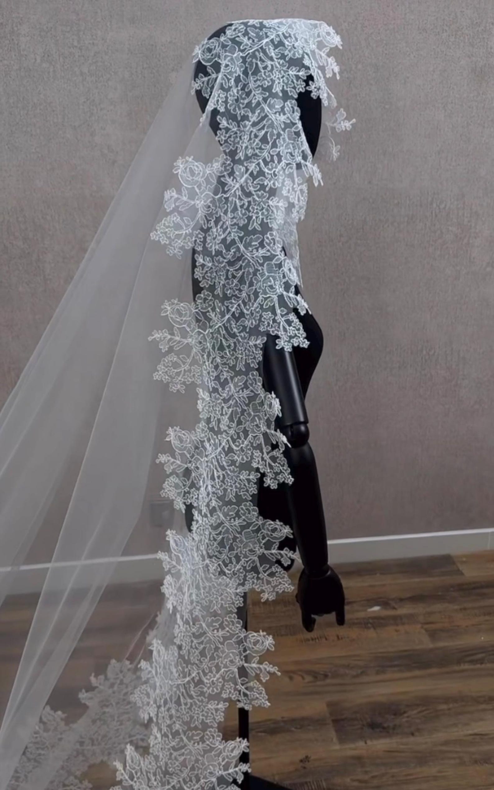 Lace Edge Cathedral Wedding Veil, Floral Lace Trim Long Tulle Bridal Veil, Vintage Trimmed Cathedral Bridal Veil