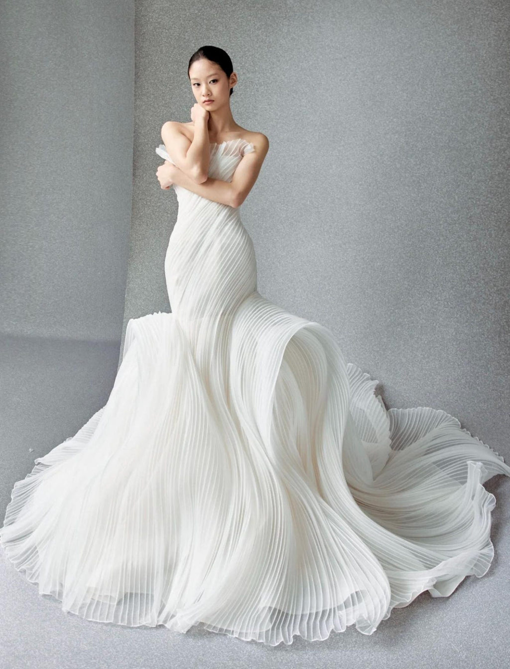 Minimalist Strapless Pleated Mermaid Wedding Gown, Ruffle Trim Neckline Chiffon Fit-and-Flare Bridal Dress With Dramatic Train