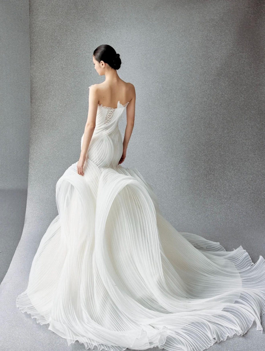 Minimalist Strapless Pleated Mermaid Wedding Gown, Ruffle Trim Neckline Chiffon Fit-and-Flare Bridal Dress With Dramatic Train