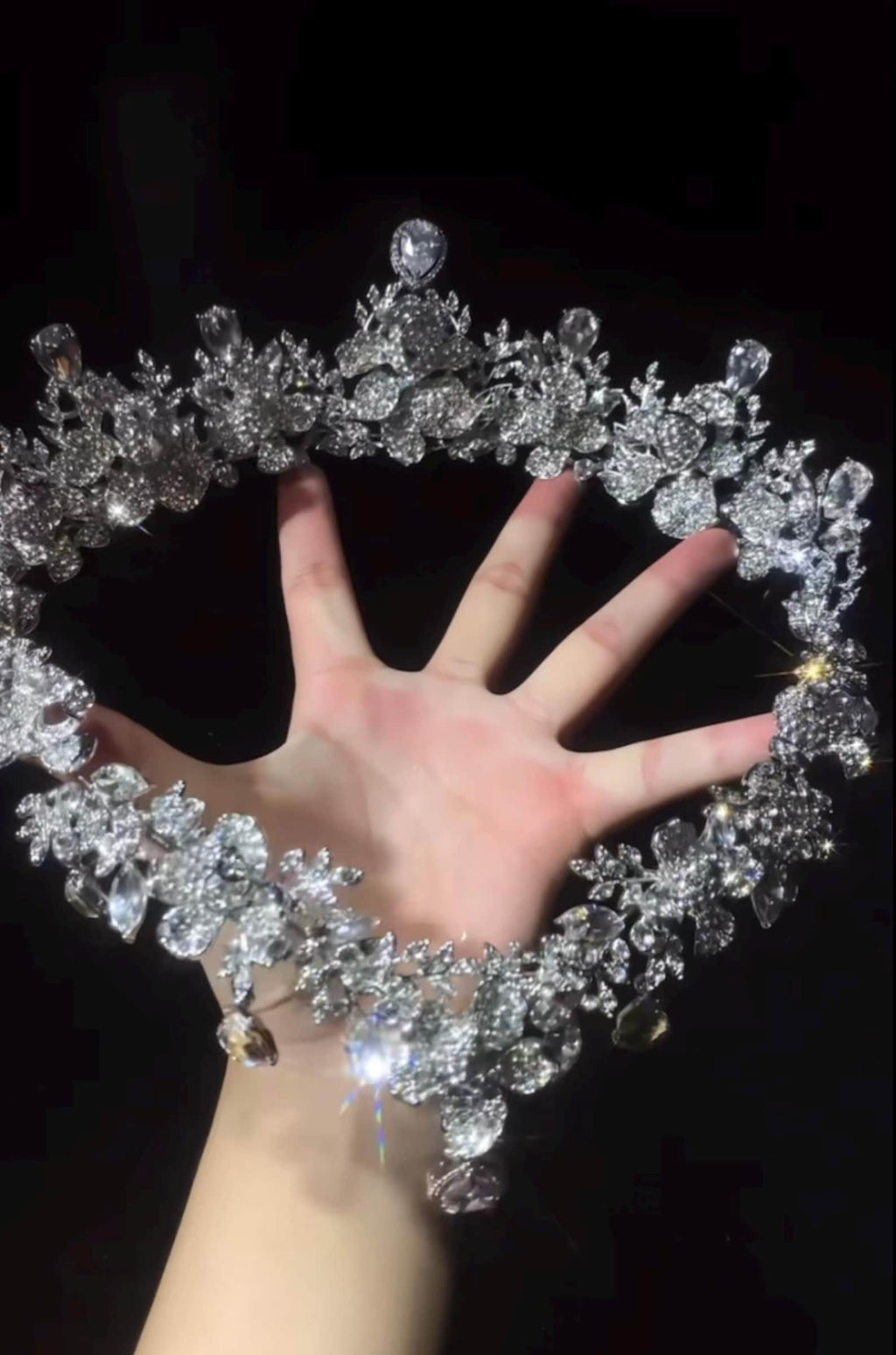 Luxury Circular Floral Rhinestone Tiara, Full Round Crystal Bridal Crown, Sparkling Silver Floral Wedding Headpiece for Bride
