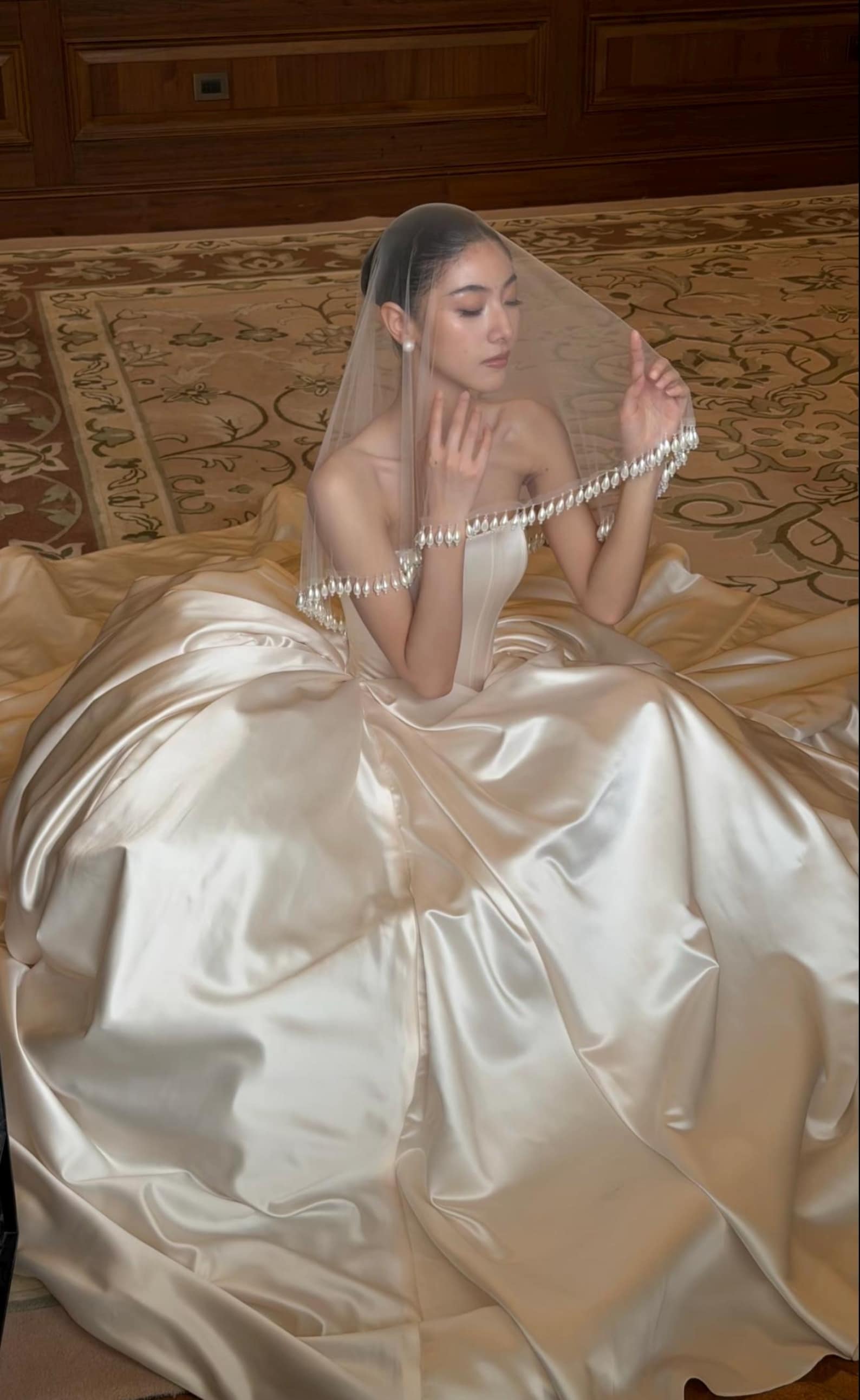 Handmade Teardrop Pearl Trim Blusher Wedding Veil