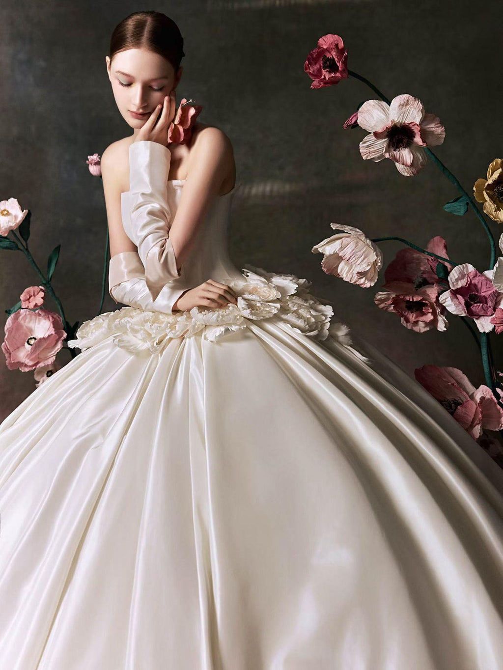 Luxury Glossy Satin Wedding Dress Handmade 3D Flowers Princess Bridal Gown