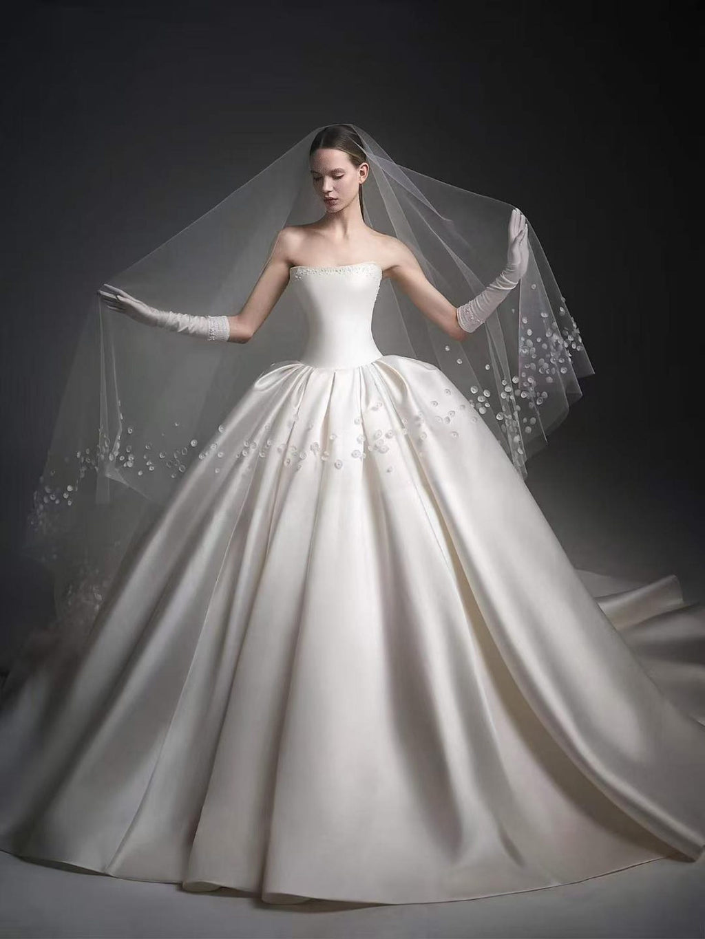 Luxury Heavy Gloss Satin Wedding Dress Simple Strapless Princess Bridal Ballgown With Long Train