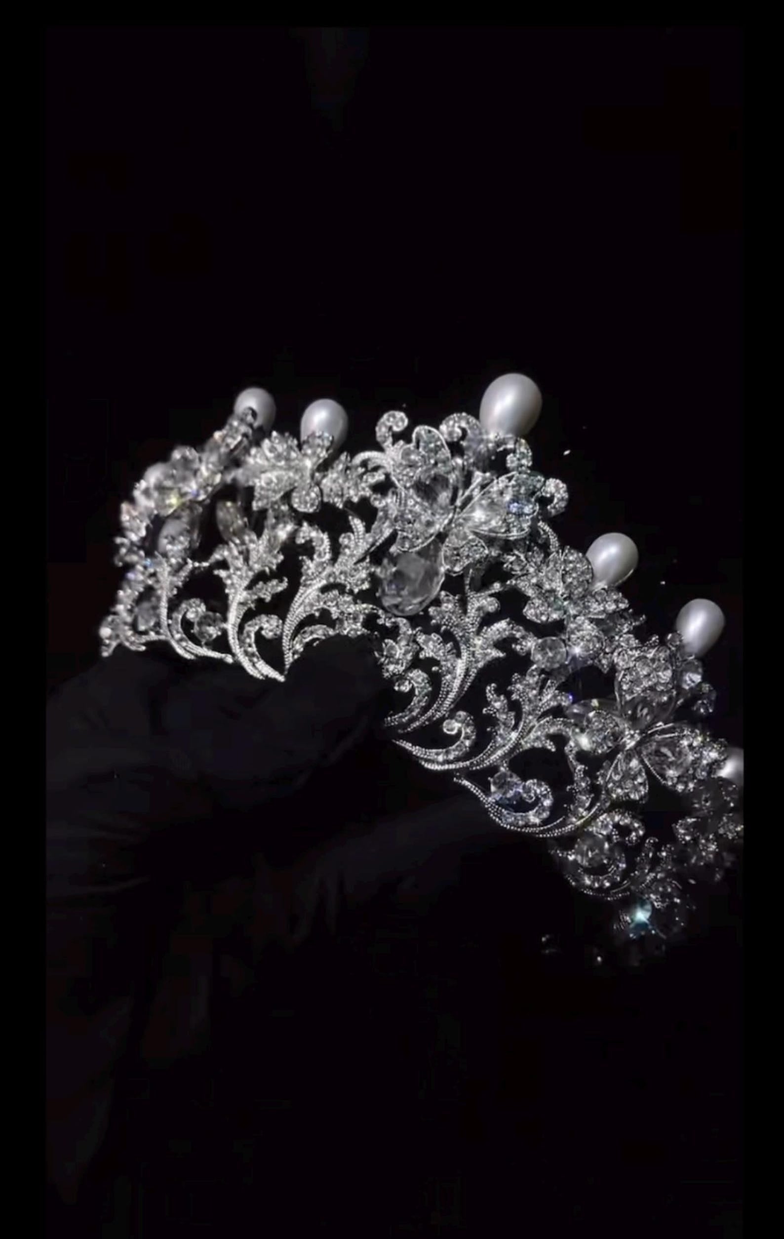 Pearl Bridal Tiara, Vintage Wedding Crown, Romantic Bride Hair Accessory For Wedding