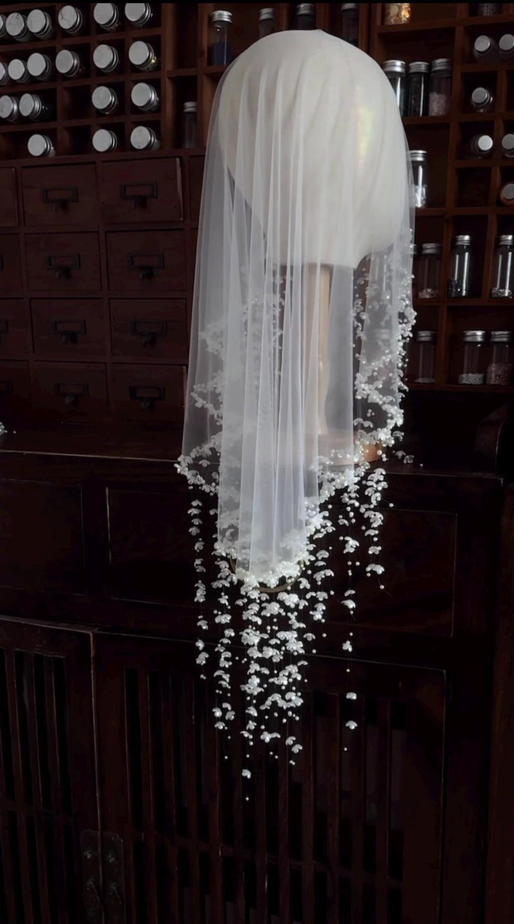 Floral Lace Bridal Veil, Draping 3D Flower Tassel Wedding Veil, Romantic Falling Flower Bridal Headpiece