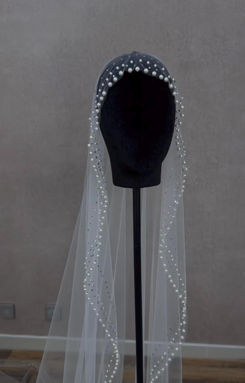 Pearl Crystal Edge Bridal Veil, Scattered Beaded Tulle Wedding Veil, Sparkly Asymmetrical Bridal Headpiece