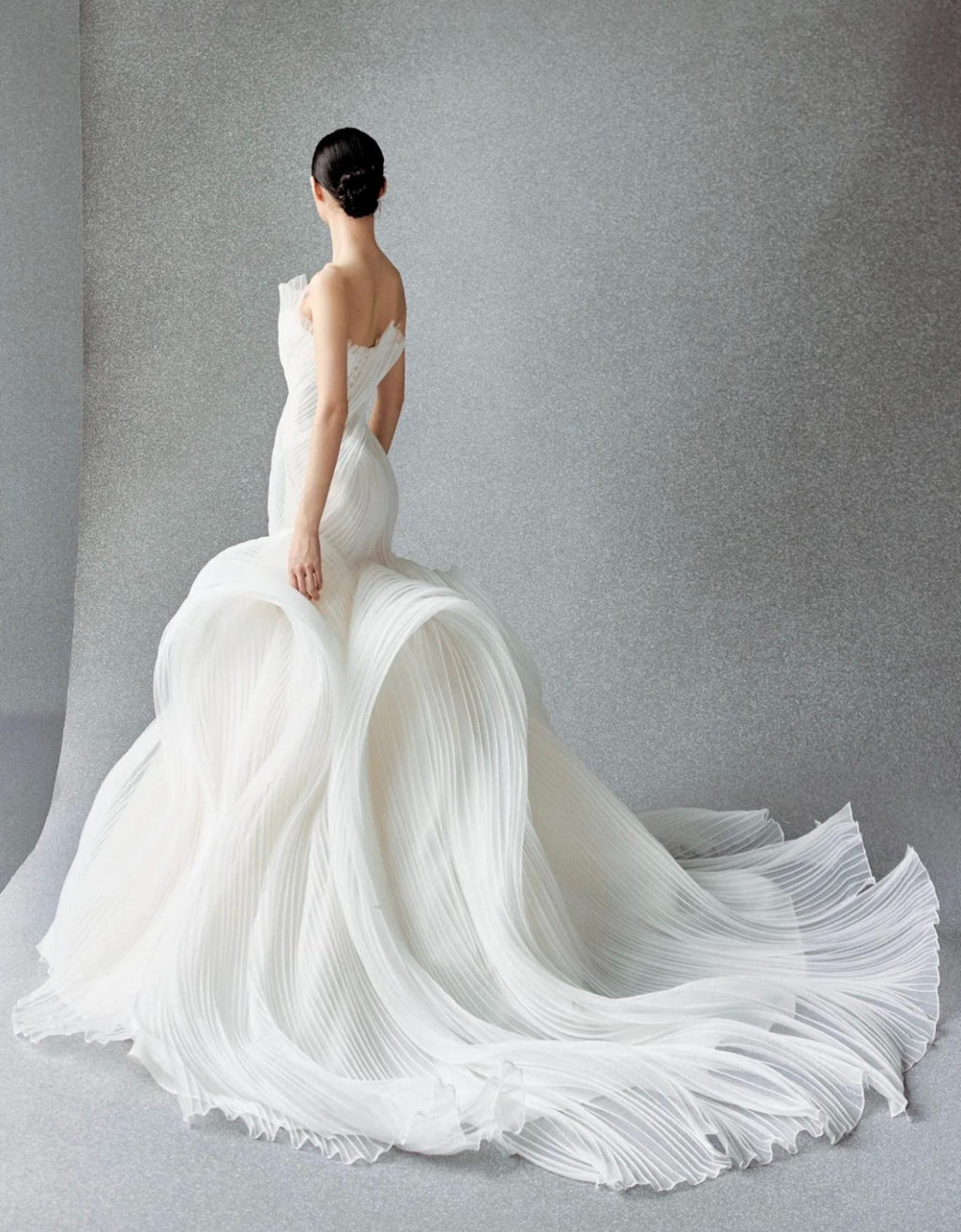 Minimalist Strapless Pleated Mermaid Wedding Gown, Ruffle Trim Neckline Chiffon Fit-and-Flare Bridal Dress With Dramatic Train