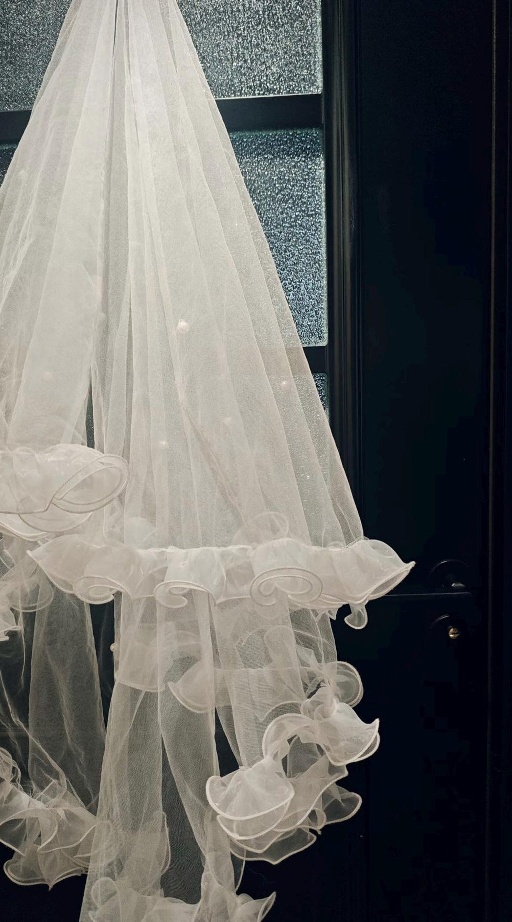 Ruffled Edge Bridal Veil, Dotted Pearl Tulle Wedding Veil, Multi‑Layer Ruffle Trim Bride Veil, Romantic Flounce Wedding Veil