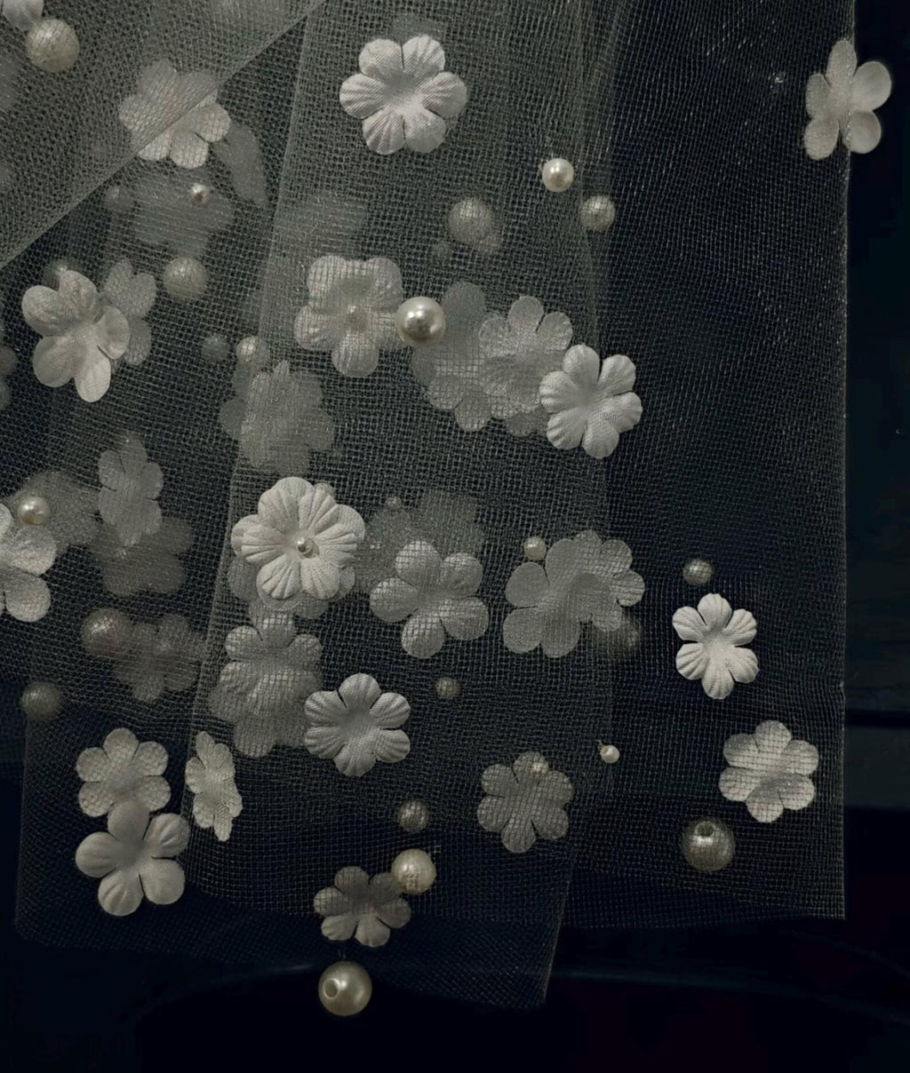 3D Floral Bridal Veil, Appliqué Flower Tulle Veil, Scattered Pearl Wedding Veil, Romantic Garden Bride Veil
