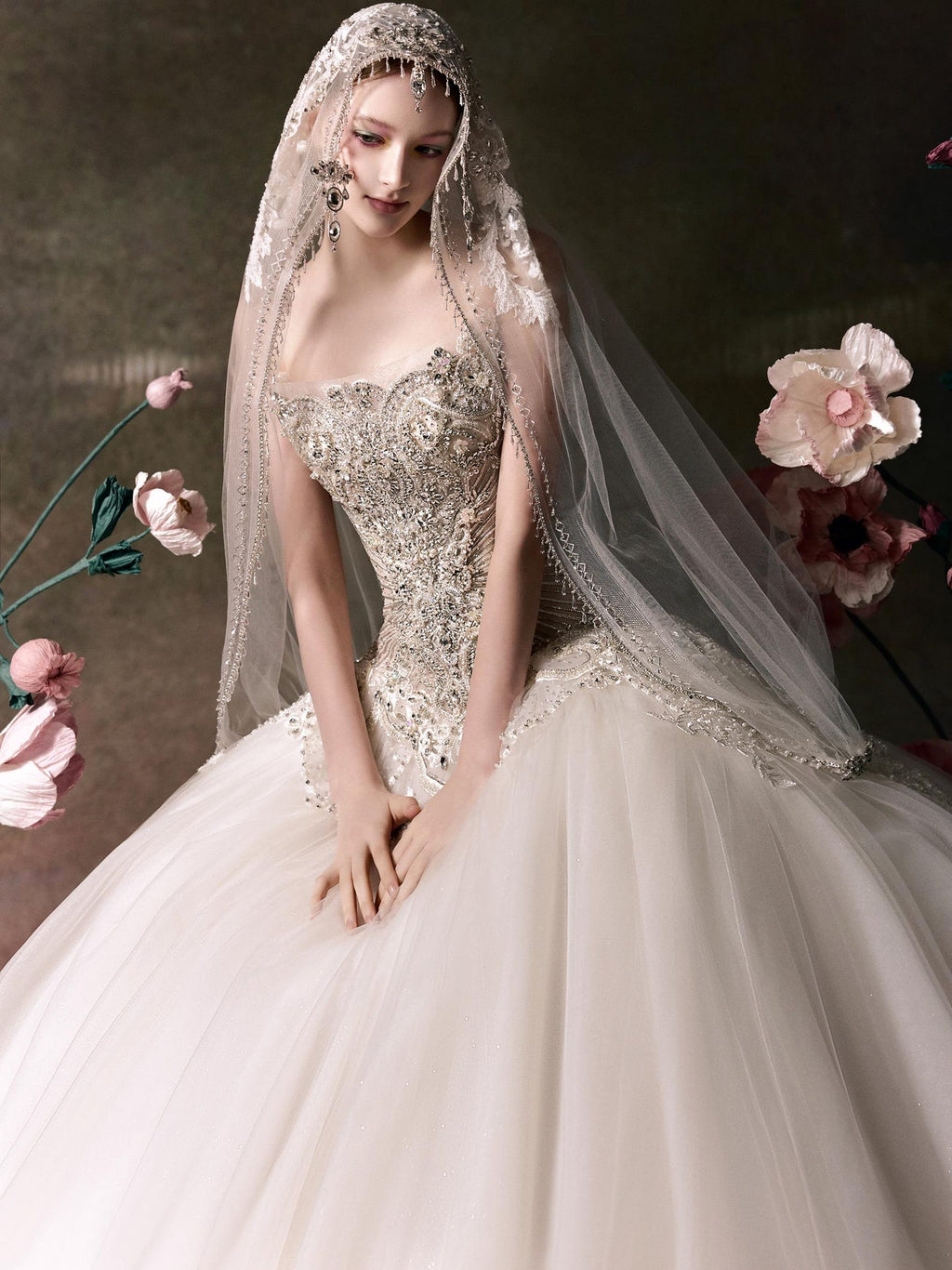 Strapless Ball Gown Wedding Dress, Heavy Beaded Bodice Bridal Gown, Luxury Sparkle Tulle Princess Wedding Gown for Formal Ceremony