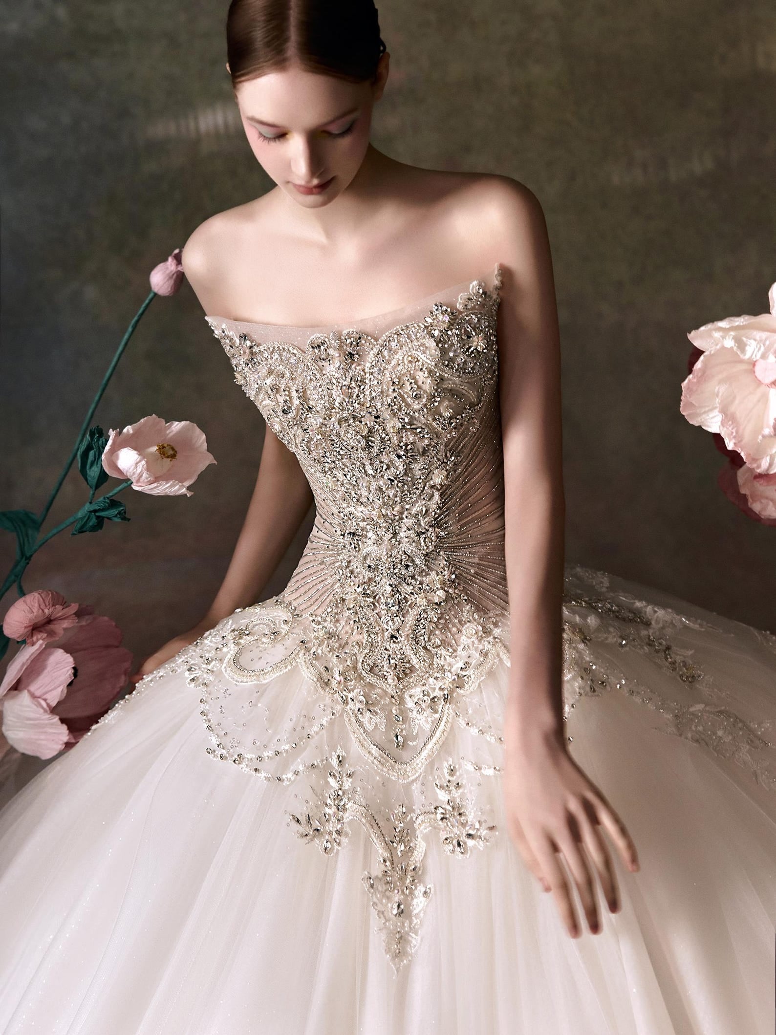 Strapless Ball Gown Wedding Dress, Heavy Beaded Bodice Bridal Gown, Luxury Sparkle Tulle Princess Wedding Gown for Formal Ceremony