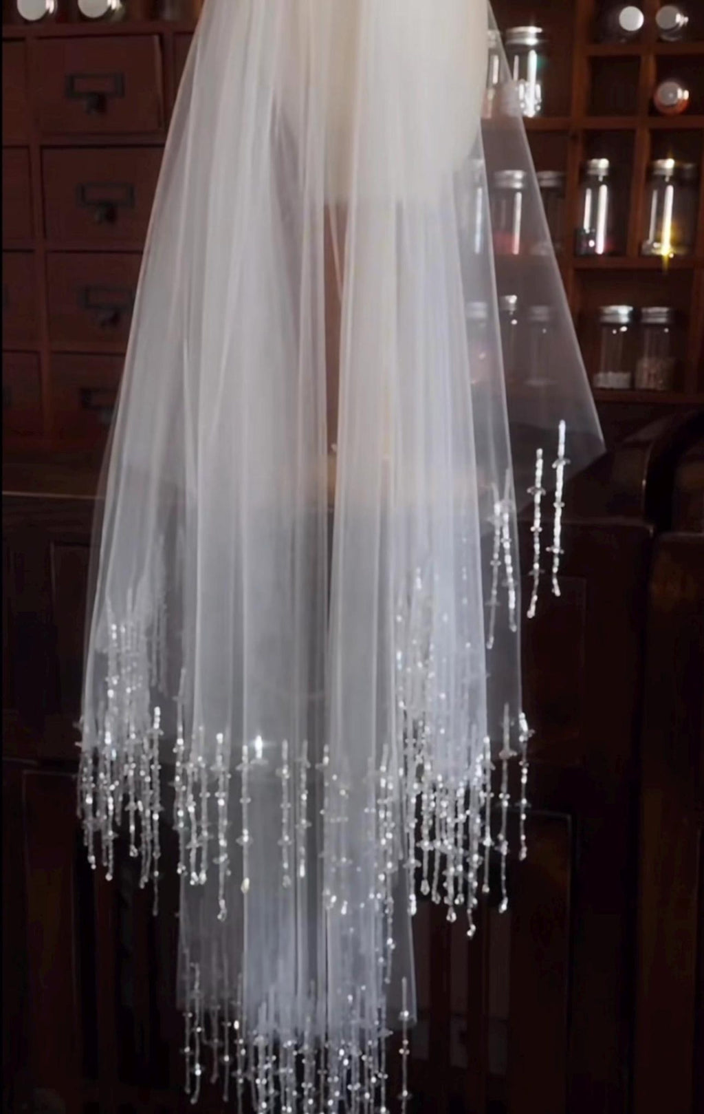 Waterfall Crystal Tassel Wedding Veil, Draping Beaded Fringe Bridal Veil, Sparkly Crystal Drop Edge Short Tulle Veil