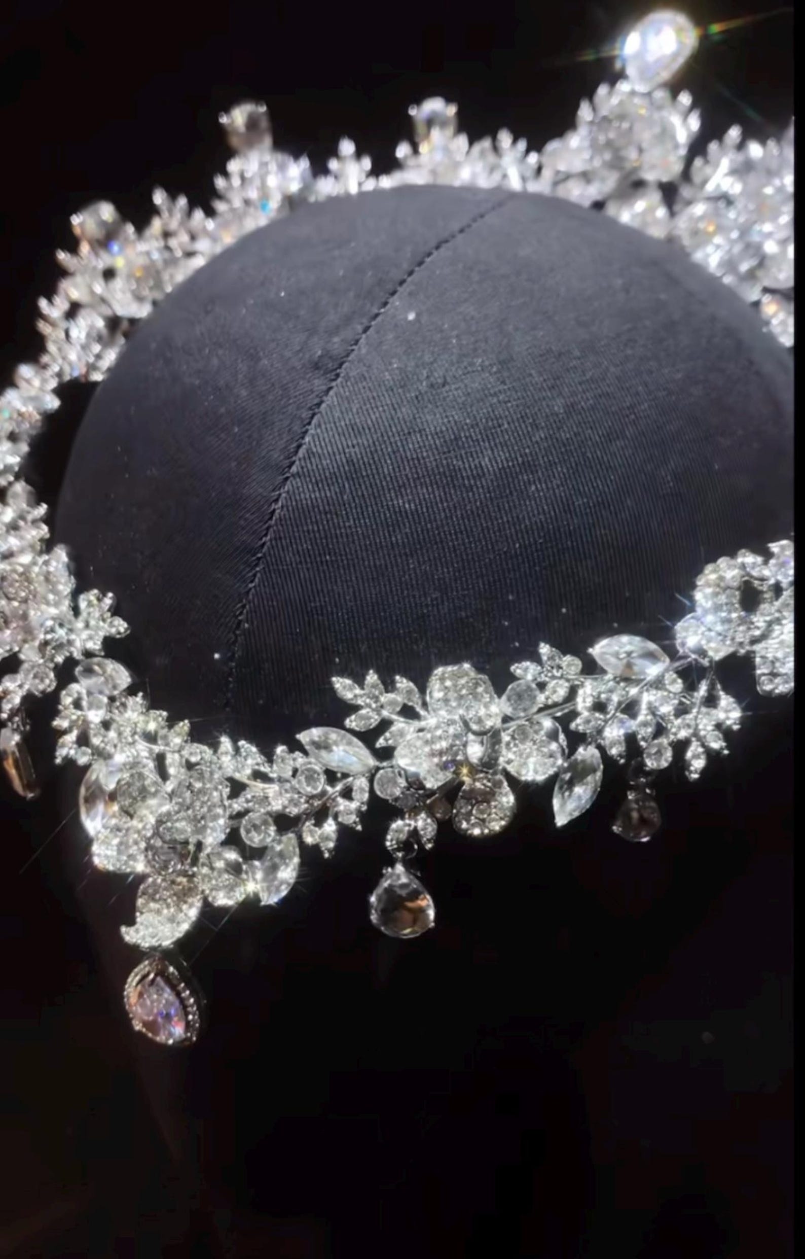 Luxury Circular Floral Rhinestone Tiara, Full Round Crystal Bridal Crown, Sparkling Silver Floral Wedding Headpiece for Bride