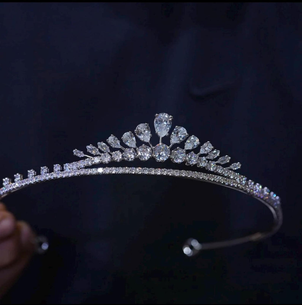 Teardrop Crystal Bridal Tiara, Silver Rhinestone Wedding Crown, Minimalist Bride Headpiece for Wedding Gown & Cheongsam