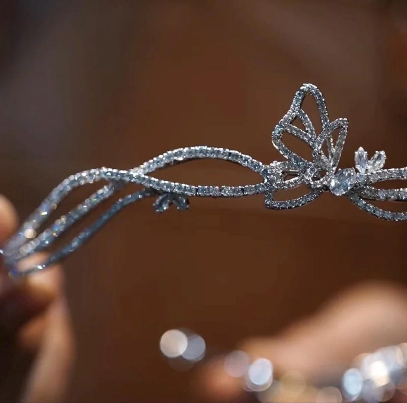 Bow Vine Crystal Bridal Tiara, Silver Rhinestone Wedding Crown, Delicate Curved Bride Headpiece for Gown & Cheongsam