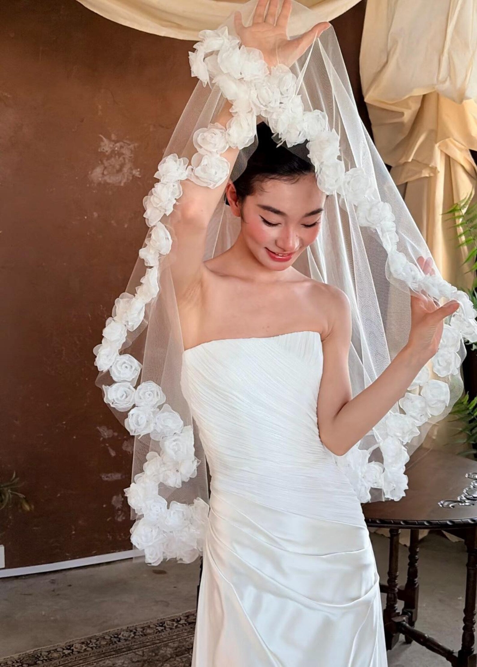 3D Floral Edge Wedding Veil, Handmade White Rose Flower Bridal Tulle Veil, Romantic Sheer Single Tier Bridal Veil for Wedding Ceremony