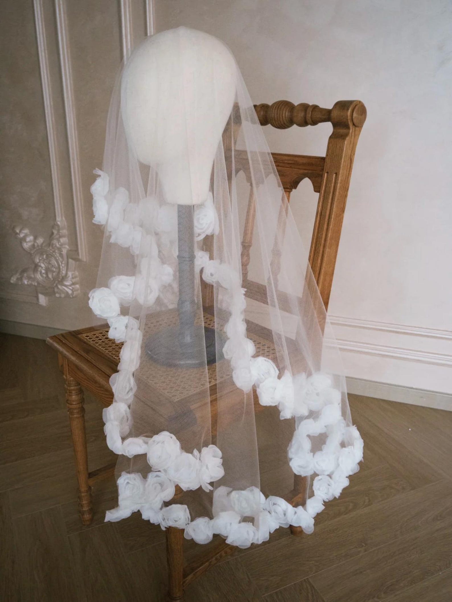 3D Floral Edge Wedding Veil, Handmade White Rose Flower Bridal Tulle Veil, Romantic Sheer Single Tier Bridal Veil for Wedding Ceremony