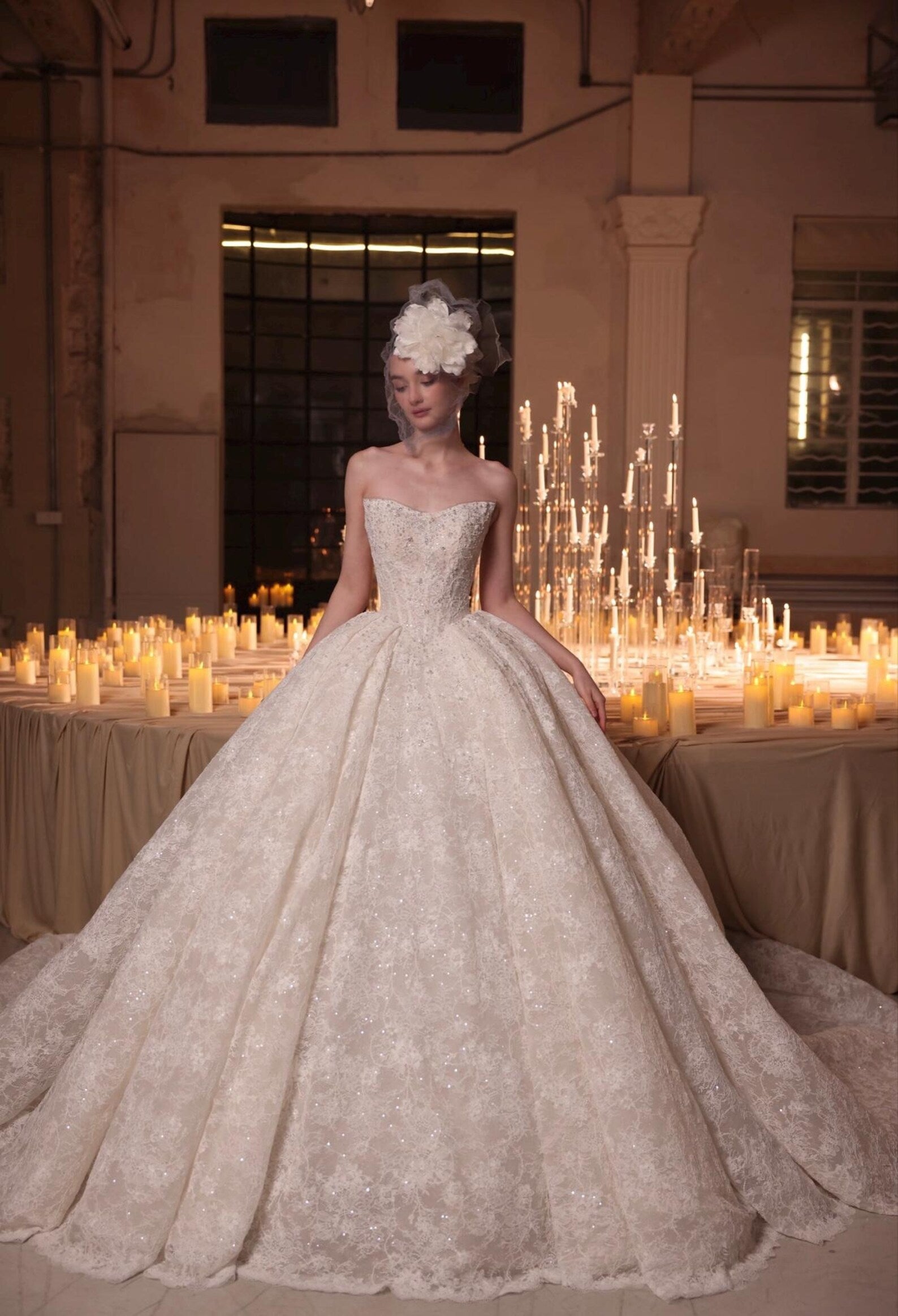 Detachable Off Shoulder Beaded Lace Wedding Dress Ball Gown Strapless Sweetheart Bridal Gown