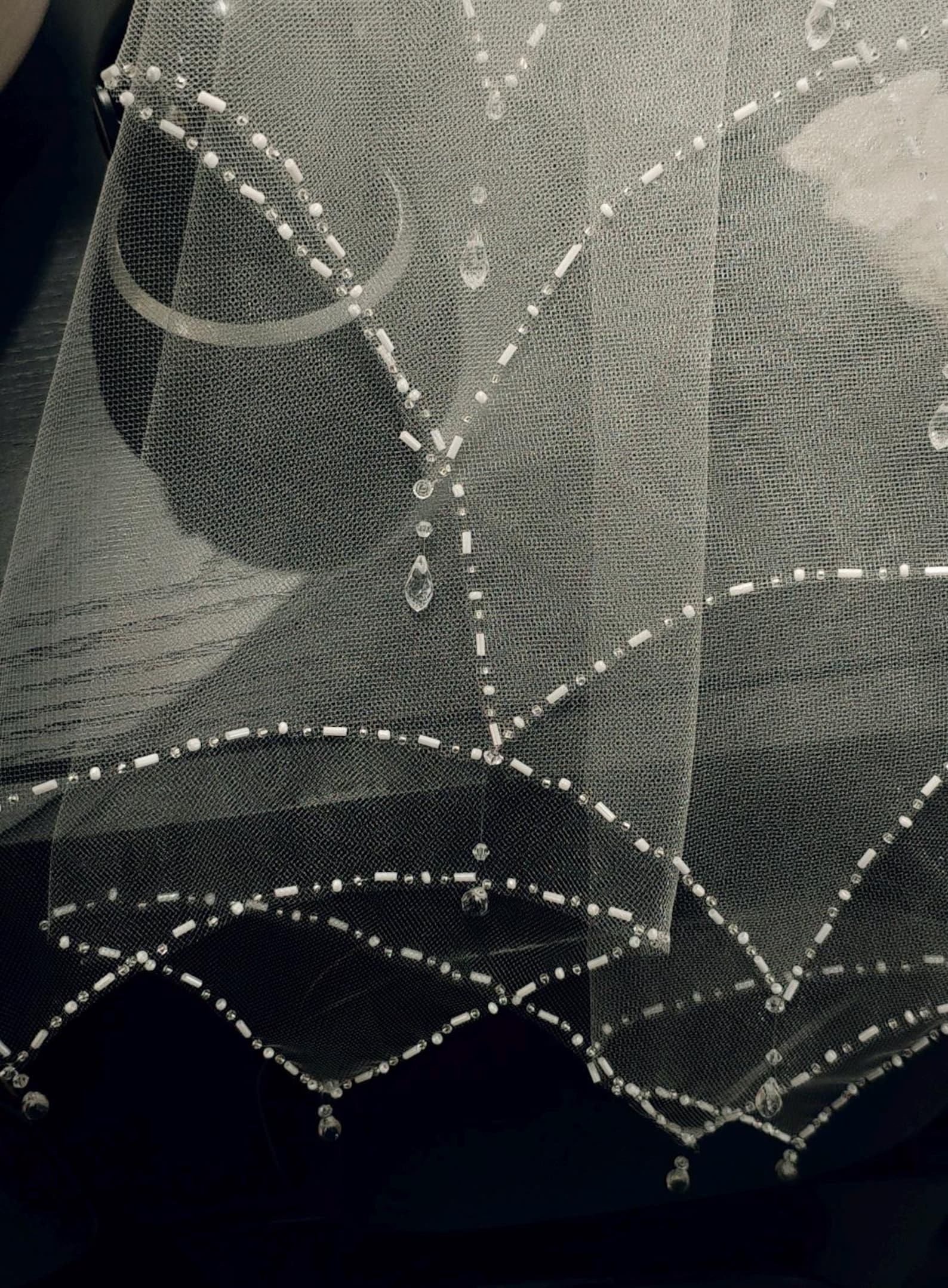 Beaded Scallop Wedding Veil, Crystal Drop Bridal Veil, Art Deco Beaded Edge Veil, Hand Sewn Pearl Edge Bridal Tulle Veil